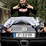 So lange dribbeln Fußballer für ihre Luxusautos
