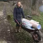 Wegen Nachbar: 72-jährige Rentnerin kann nur mit Schubkarre nach Hause fahren