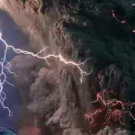 Diese beängstigende Bilder beweisen die beeindruckende Gewalt der Natur