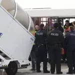 Widerstand in letzter Sekunde: Warum Abschiebeflüge oft scheitern