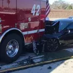 Autopilot lässt Tesla in Feuerwehrwagen rasen