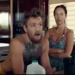 Conor McGregor erfährt, dass José Aldo sich vor ihrem Kampf verletzt hat. Das Video zeigt seine Reaktion
