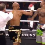 Boxer wird wegen illegalem „Sucker Punch“ disqualifiziert
