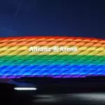 Die Münchner Allianz Arena in bunten Farbe, anlässlich des Christopher Street Days