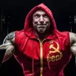 Ein Bodybuilder beim Training