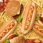 25-Jährige isst 8.000 Kalorien am Tag für Food Challenge und trotzdem sieht sie so aus!