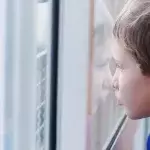Asperger-Syndrom: Definition, Symptome und Behandlung bei Erwachsenen und Kindern