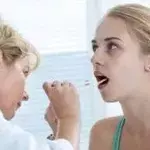 Pharyngitis (Rachenentzündung): Dauer, Symptome, Therapie, Hausmittel und Behandlung