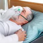 Ein Arzt praktiziert ohne Maske und steckt 100 Patienten an
