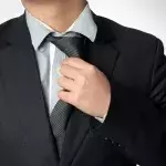 Eine Krawatte kann ganz schön einengen.