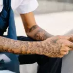 Forscher erklärt: So kann man die Lebensdauer seines Tattoos berechnen