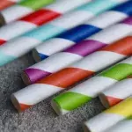 Sind Strohhalme au Papier möglicherweise doch keine gute Alternative zu denen aus Plastik?