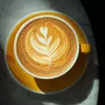So viel Zucker findet sich in Kaffee von McDonald's, Starbucks und Co.