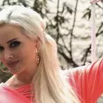 Freizügiger Tanz: Daniela Katzenberger legt im TV aus Freude ihre Kleider ab