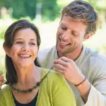 Immer mehr reife Frauen daten junge Männer