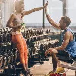 Sport oder Reichtum: Was macht glücklicher?