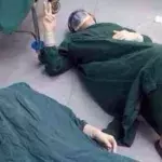 Ärzte brechen nach OP in chinesischem Krankenhaus zusammen