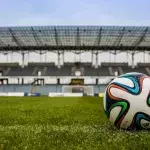 Das Fußballspiel wird spontan unterbrochen.