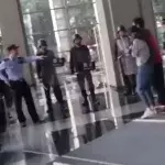 China: Mann befreit weibliche Geisel mit Judogriff