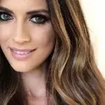 Ehemaliges Model zeigt offen ihre Hautkrankheit ohne Make-up-Schicht
