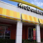 Diese Mitarbeiter eines McDonald's kündigen alle gleichzeitig. 