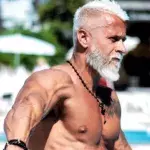 Fitnesscoach will älter aussehen
