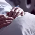 Frau im Krankenhaus
