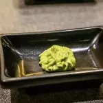 Frau verwechselt Wasabi mit Avocado: Ihr Körper reagiert völlig unerwartet