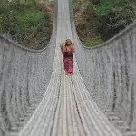 Helfer in Nepal riskieren ihr Leben, um Corona-Patienten zu helfen. 