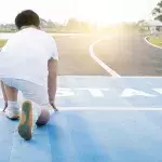 Junge läuft um sein Leben