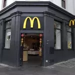 McDonald's: Kind malträtiert Mitarbeiter 