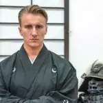 Münchner wird von japanischem Samurai adoptiert