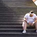 Übergewichtiger Mann beginnt mit Jogging