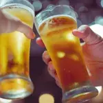 Bier im Bett: So steigert das Getränk deine Leistung beim Liebesspiel