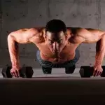 Burpees mit Kurzhanteln: Der richtige Übungsablauf