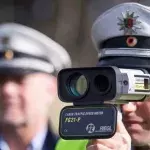 Radarkontrolle: Polizist gibt 3 Insider-Tipps, wie du niemals Strafe zahlen musst
