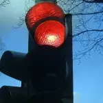 Rote Ampel: Runter von der Kupplung oder nicht?