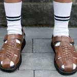 Gesundheit: Aus diesem Grund solltest du Socken in Sandalen tragen