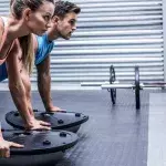 Handstütz auf dem umgedrehten Bosu Ball