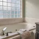 Mit diesen 7 einfachen Tipps wird dein Badezimmer blitzsauber