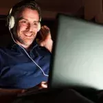 Netflix im Bett genießen: Diese Funktion wird euer Leben verändern