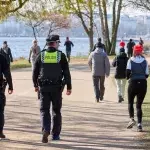 Spazierengehen in Zeiten von Corona: Hier an der Alster in Hamburg