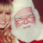 Ausgerechnet beim Weihnachtsmann: Heidi Klum fällt etwas aus der Bluse!