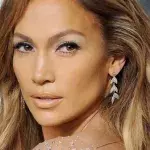 Jennifer Lopez: So schön ist ihr Körper mit 50 Jahren noch immer!