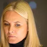 Sex-Schock für Kronprinzessin Mette-Marit: Künftige Schwiegertochter (22) halbnackt im Netz