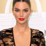 Kendall Jenner zieht durchsichtiges Kleid an: Und das ohne Unterwäsche!