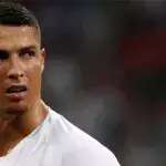 So daneben reagiert Cristiano Ronaldo, als er erfährt, dass er nicht Europas Fußballer des Jahres wird