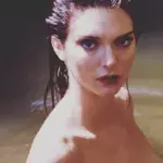 Kendall Jenner zieht bei Fotoshooting komplett blank