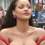 Werbung für Unterwäsche: Rihanna zeigt sich in extrem knappem Outfit