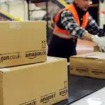 Zettel mit Nachricht in Amazon-Päckchen entdeckt, die allen zu denken gibt!